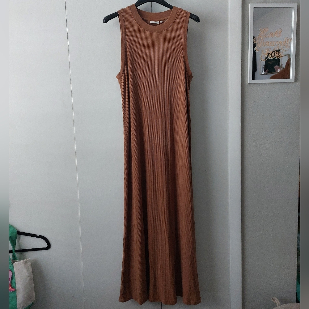 Richer Poorer Ribbed Maxi Dress